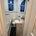 Central Dalkeith Road Apartment