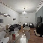 Central Dalkeith Road Apartment